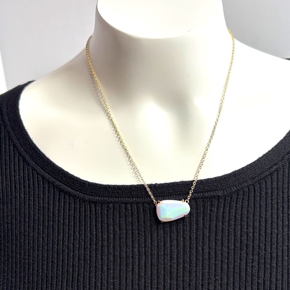 Kendra Scott - Iridescent White Isla Necklace Pendant, 14 kt yellow gold plate.